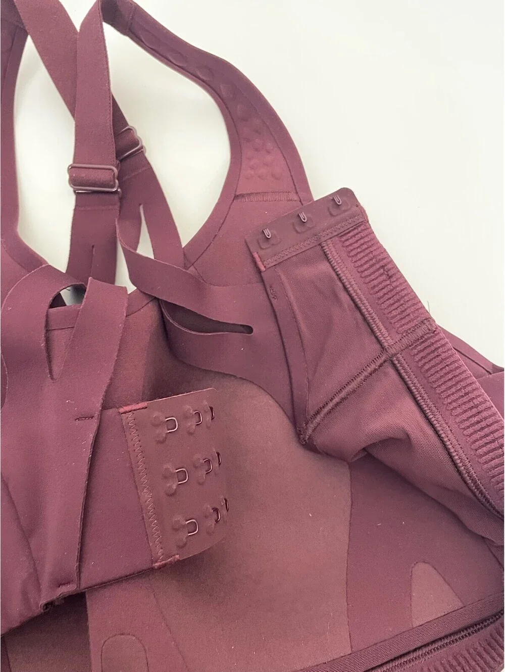 Lululemon AirSupport High Support Bra Cassis Red Merlot Size 38D GUC